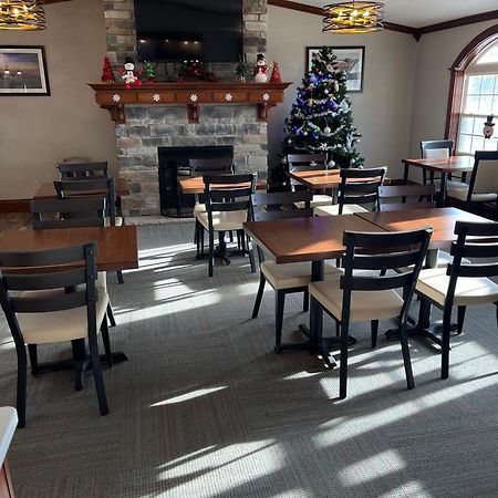Fireside Inn And Suites Devils Lake Esterno foto