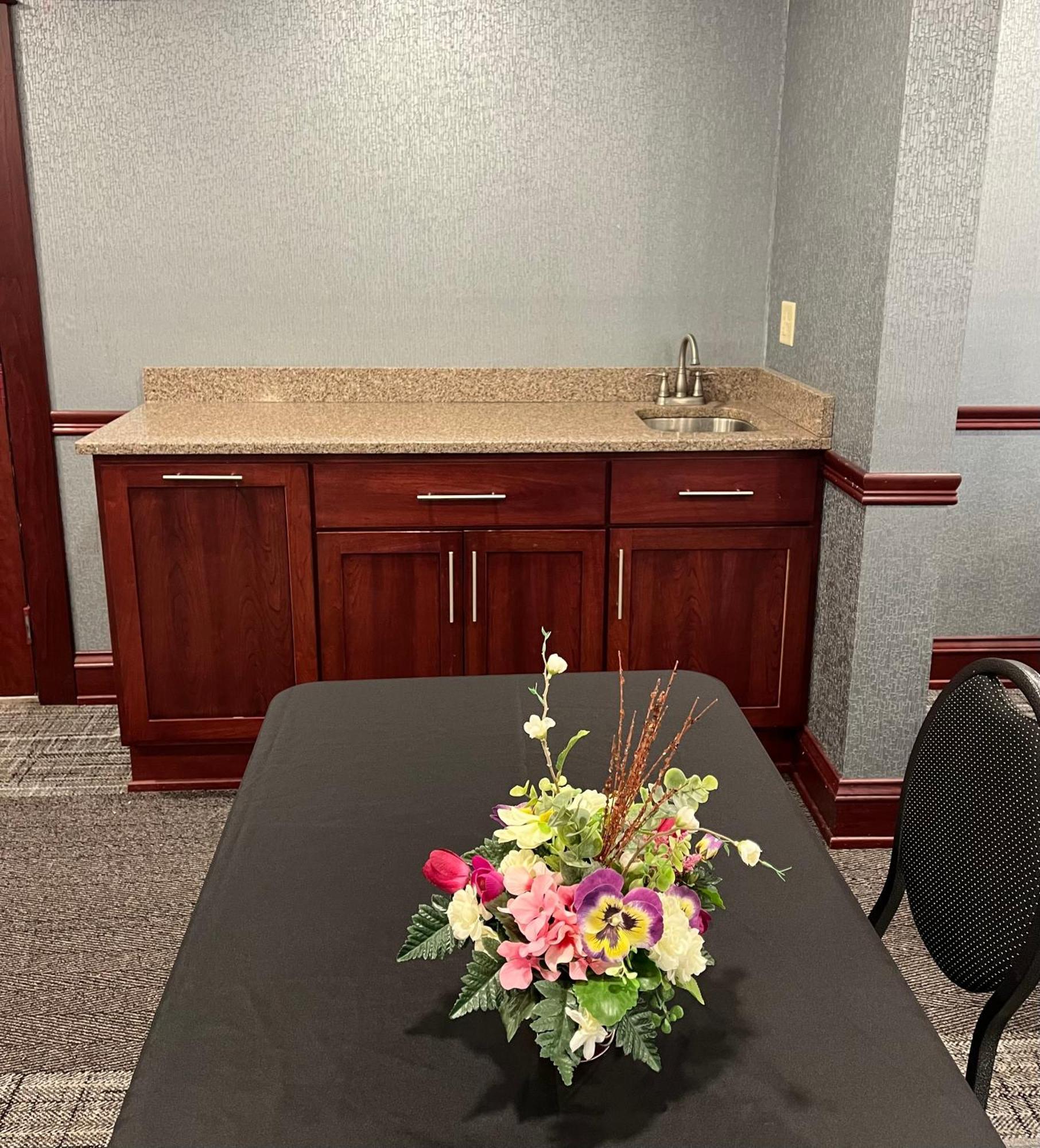 Fireside Inn And Suites Devils Lake Esterno foto
