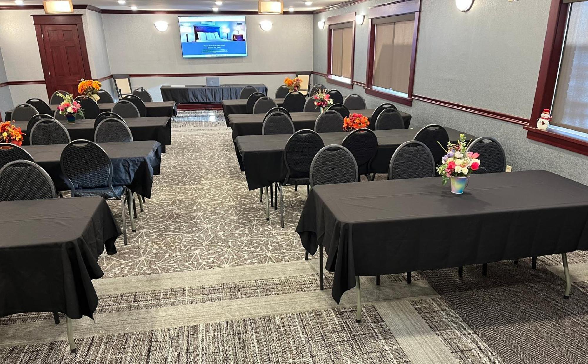Fireside Inn And Suites Devils Lake Esterno foto