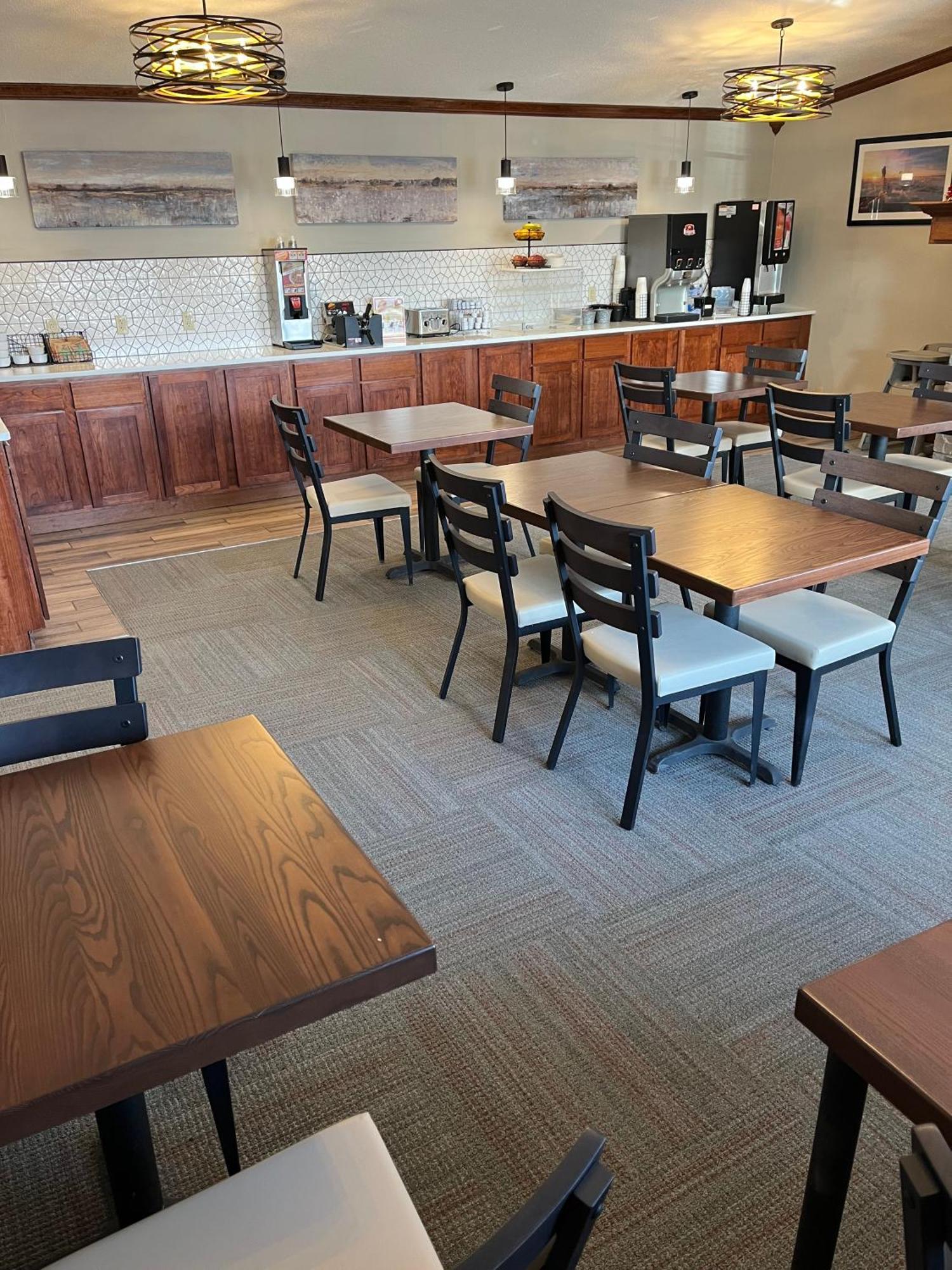 Fireside Inn And Suites Devils Lake Esterno foto